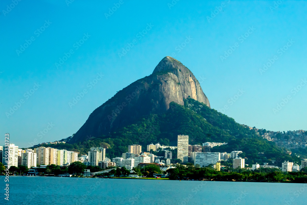 O Rio de Janeiro visto da Lagoa Rodrigo de Freitas