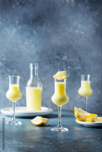 Italian liquor with lemons and cream