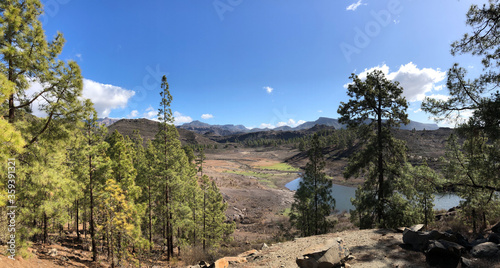 Landscape Las Ninas Reservoir photo