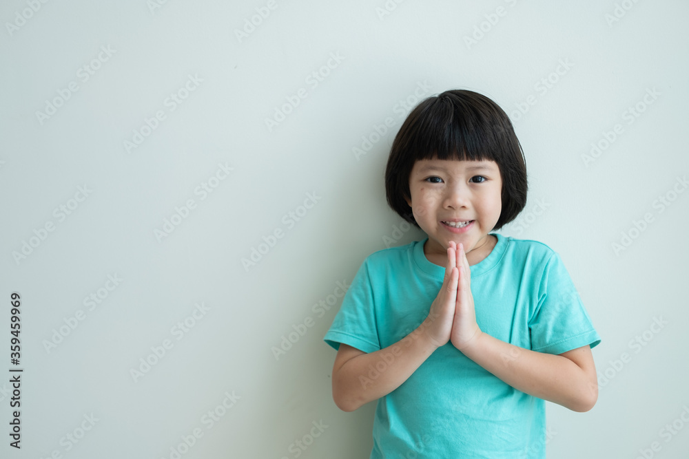 Asian girls offering respect, thai child pay respect
Asian girls offering respect, thai child pay respect