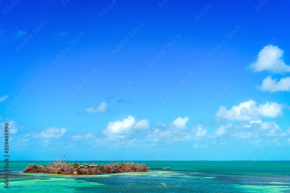 Turquoise water and blue sky in Florida Key