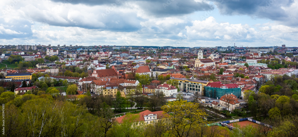 Obraz premium View of the old city of Vilnius from Three Cross Mountain.