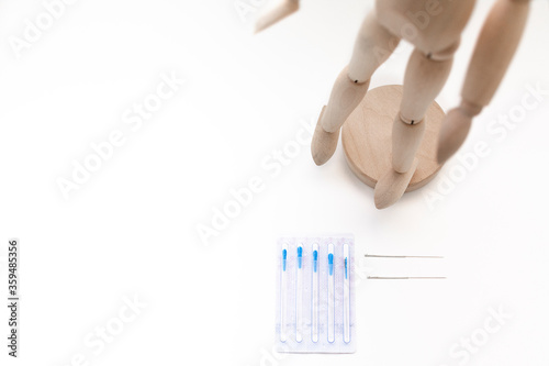 Packages of acupuncture needles