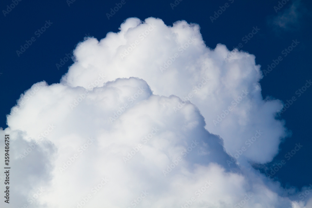 Obraz premium white cloud on blue sky
