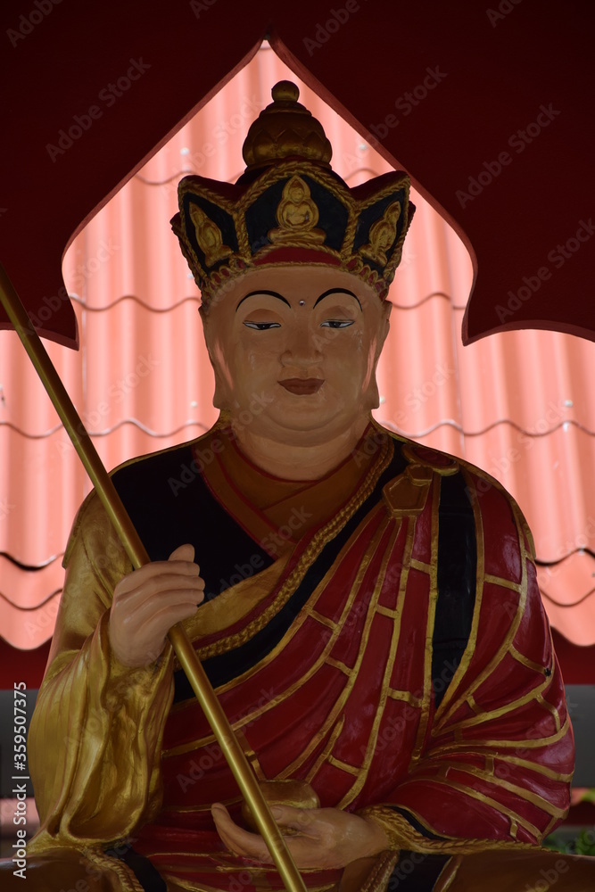 Obraz premium Chinese monk statue in temple