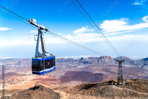 A cable car on the peaks of the Teide, in a breathtaking landscape