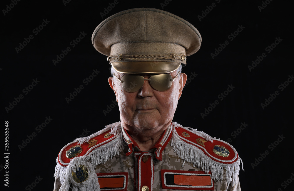 portrait of an old dictator general - obrazy, fototapety, plakaty 