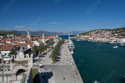 Obraz na płótnie Panorama z widokiem na port - Trogir, Chorwacja w salonie