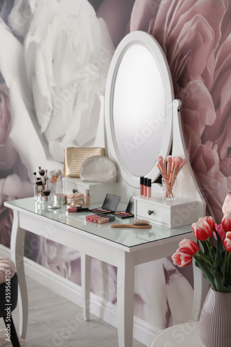 Stylish room interior with elegant dressing table and floral wallpaper Fototapete