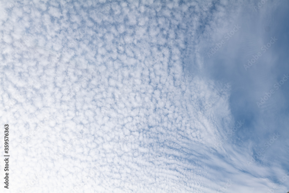 Mackerel and mare's tails sky