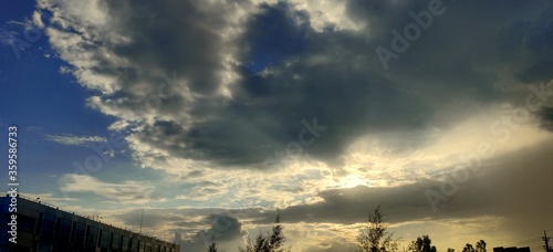 Foto Beautiful evening Skyscape after rain