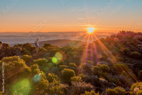 Alone with the sun on Reunion Island