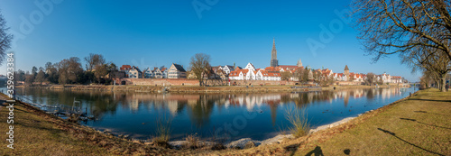 Panoramic picture of the famous cathedral in the German city of Ulm © Aquarius