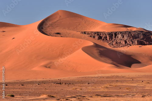 SAHARA DESERT SAND DUNES IN TASSILI NATIONAL PARK IN ALGERIA