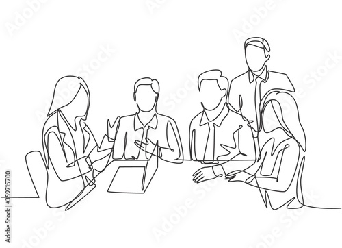 One single line drawing of female trainer coaching about business plan and business organization to young CEO at the office. Business training concept continuous line draw design vector illustration