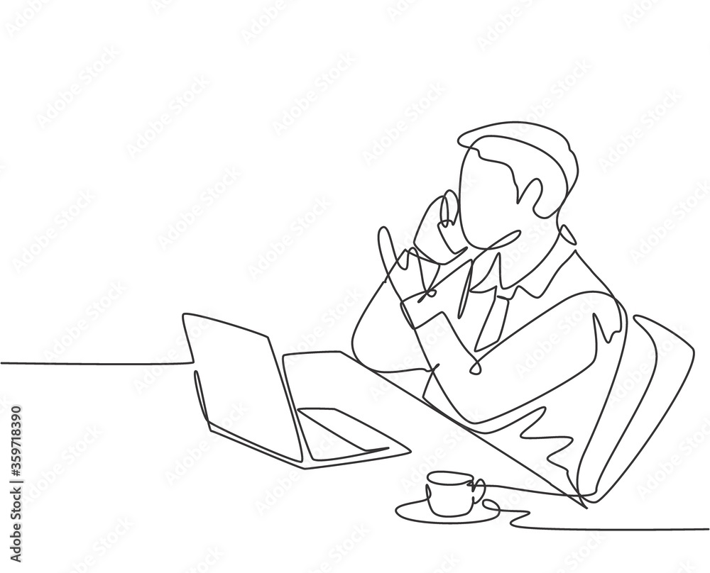 Single continuous line drawing of young male employee receiving call from his boss and told to type on the laptop. Work direction calling concept. One line draw design vector graphic illustration Single continuous line drawing of young male employee receiving call from his boss and told to type on the laptop. Work direction calling concept. One line draw design vector graphic illustration