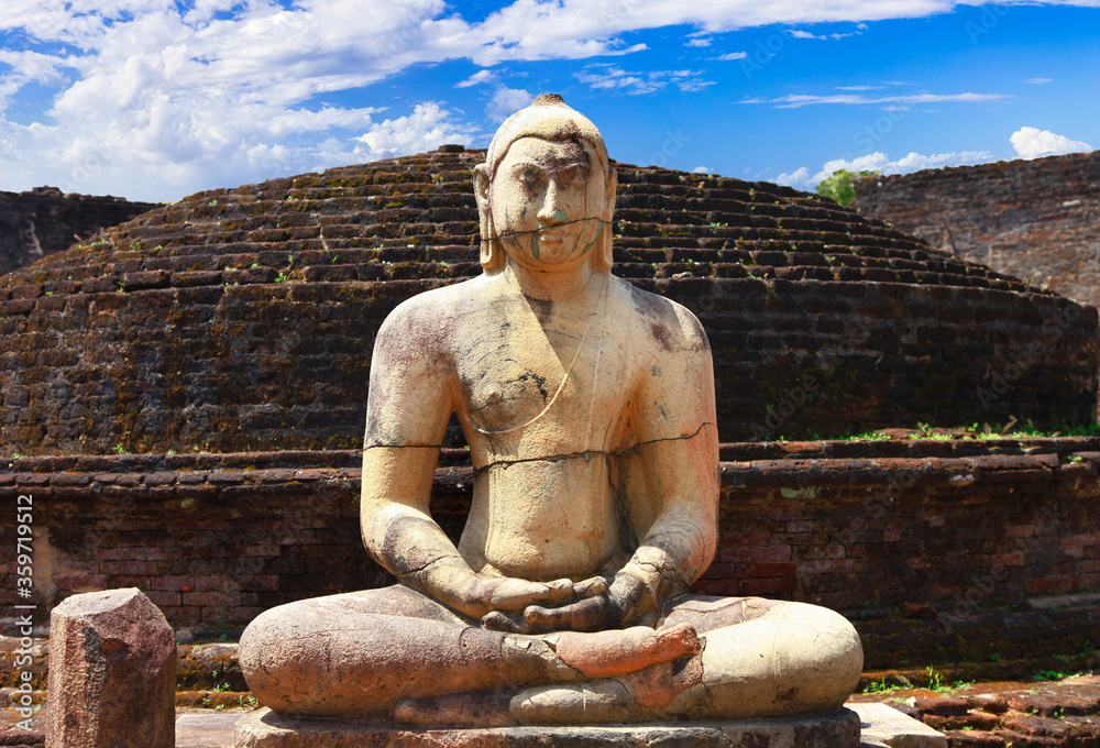 Fototapeta premium Sri Lanka Ancient 5K Photo of Polonnaruwa Vatadage Circular Temple with Sitting Buddha Statue and Stone Columns Traditional Buddhist Architecture UNESCO World Heritage Site Travel