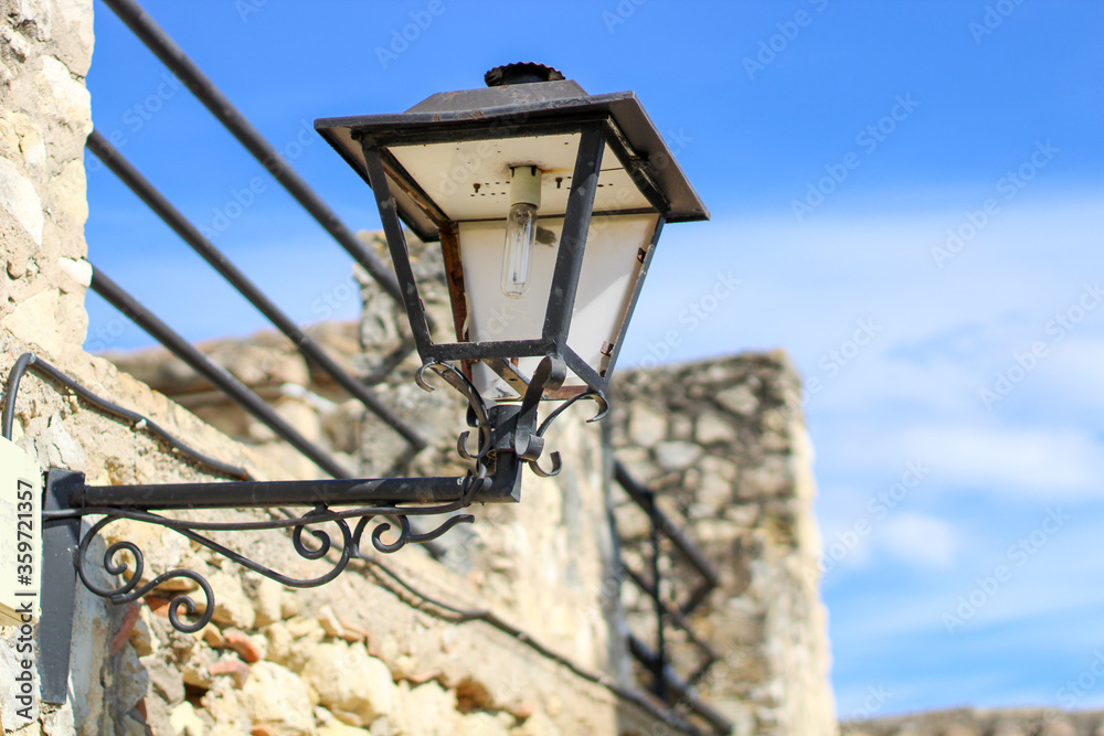 Obraz premium Decorative street lamp in Castellet i la Gornal