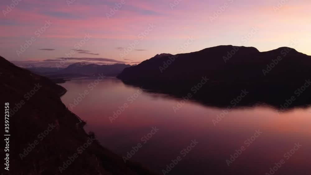 Crépuscule au Col de la Chambotte, Savoie, France