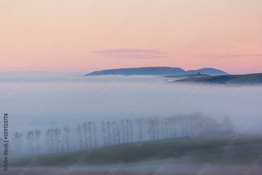 Obraz premium Fog in the fields