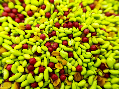 candied fennel seeds, sugar candy	

