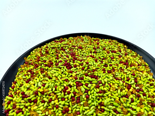 candied fennel seeds, sugar candy	
