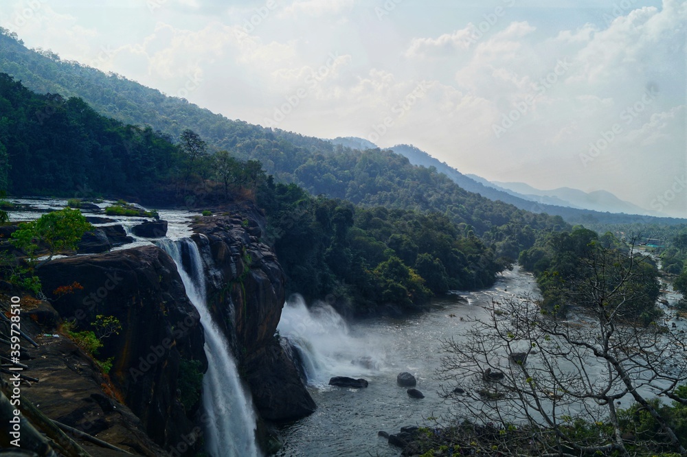 Obraz premium Athirapalli waterfall