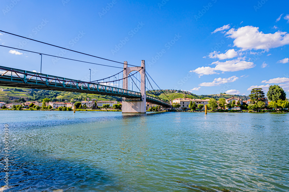 Fototapeta premium Le pond routier de Condrieu