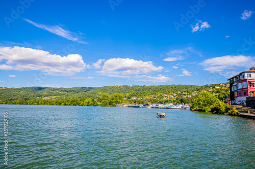 Les Roches de Condrieu photo