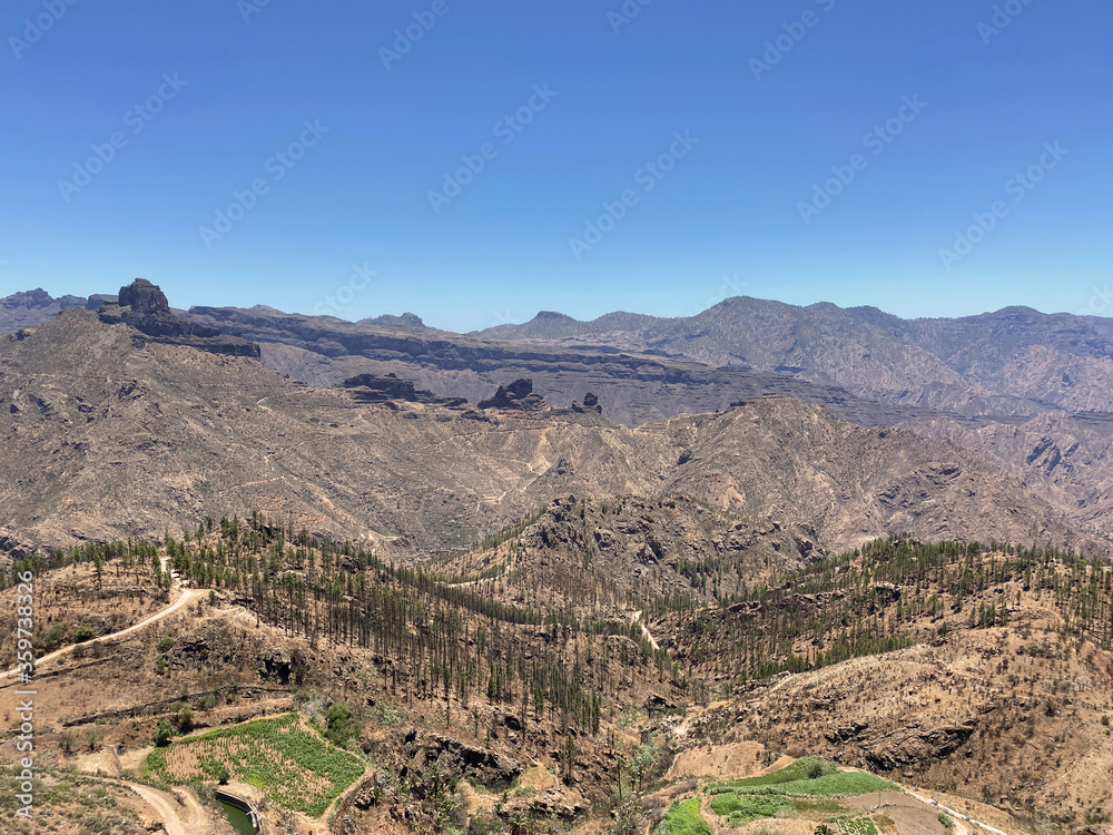 Vista panorámica de la cumbre de la isla de Gran Canaria, España