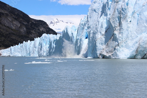 Perito Moreno Glacier Patagonia argentina © bollmann37