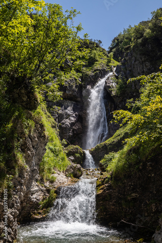 Wasserfall in den Allg  uer Alpen