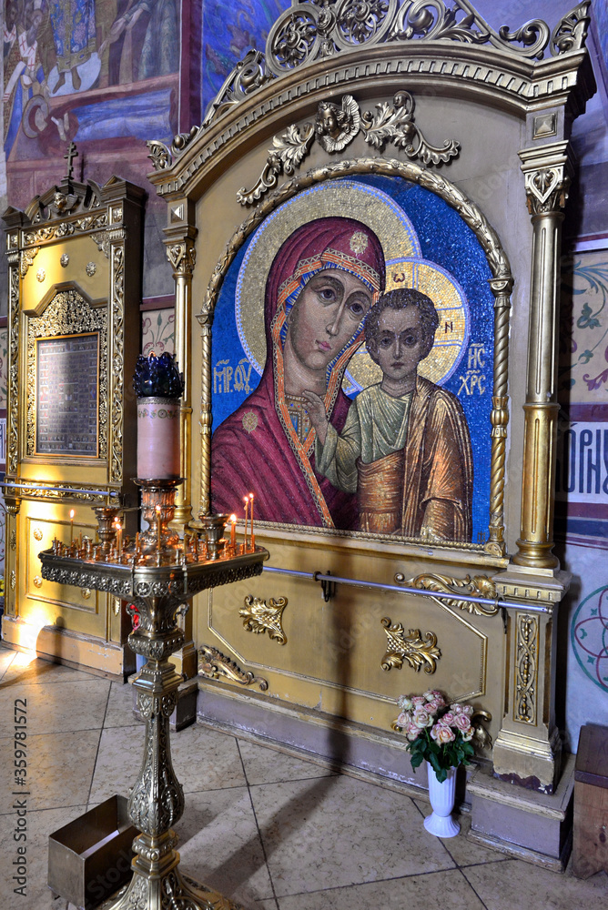 RUSSIAN ORTHODOX CHURCH IN SERGIYEV POSAD. RUSSIAN ORTHODOX CHURCH IN SERGIYEV POSAD.