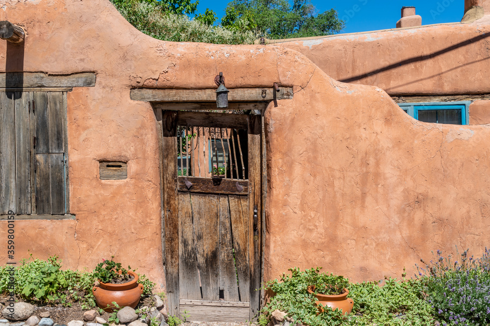 Obraz premium Old Wood Gate, Santa Fe, Nowy Meksyk
