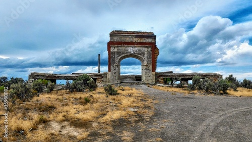 Tableau sur toile Ruins of a ghost town in rural Nevada