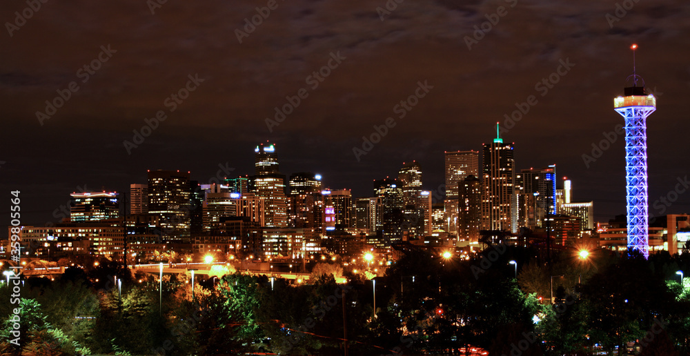 Fototapeta premium Denver skyline from the year 2012, with the Elitch Gardens observation tower