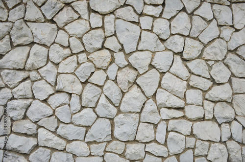 Stone walls built with overlapping