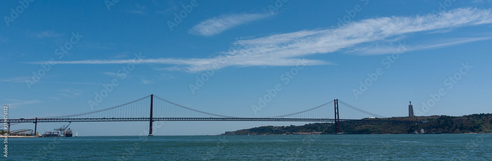 Fototapeta premium Panoramic Bridge