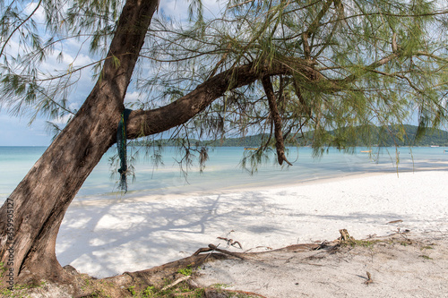 Fototapeta Naklejka Na Ścianę i Meble -  Saracen bay beach, koh rong samloem island, sihanoukville, Cambodia.