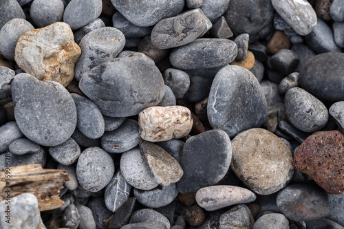 Rocas. Piedras. Cantos rodados en la playa.