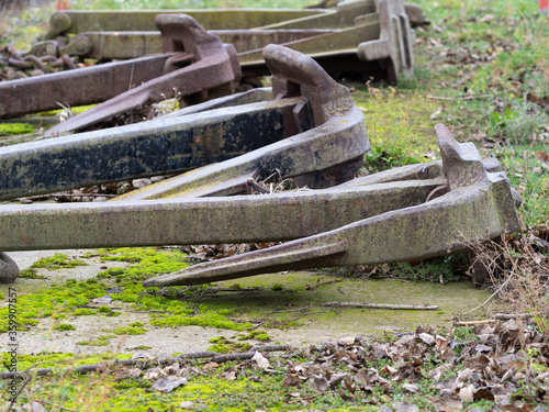 Stockless anchors are the most widely used anchor for seagoing ships