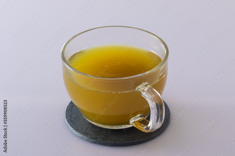 シンプルな緑茶と白背景 シンプルな緑茶と白背景