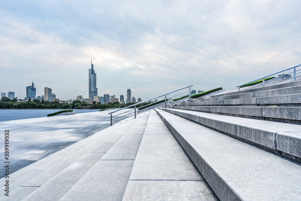 Naklejka premium the Stairs with modern buildings in the cityscape