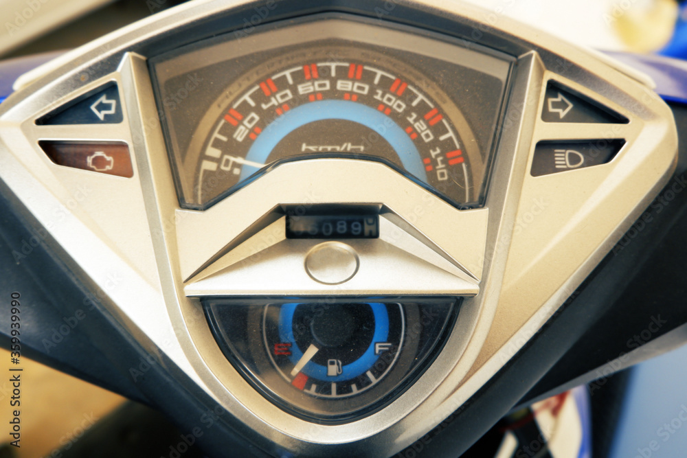 Obraz premium close up show Motorcycle Dial Gauge