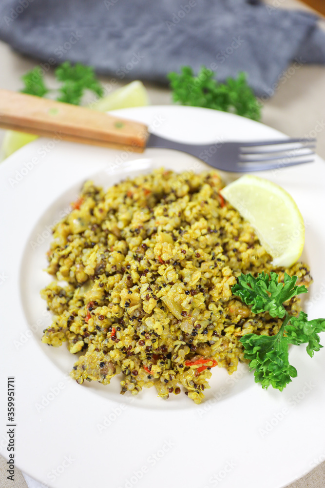 assiette de quinoa au curry