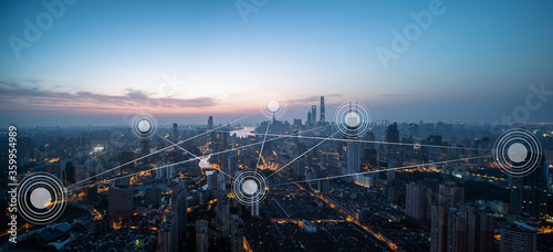 Obraz na płótnie 5G icon with city skyline in shanghai china w salonie