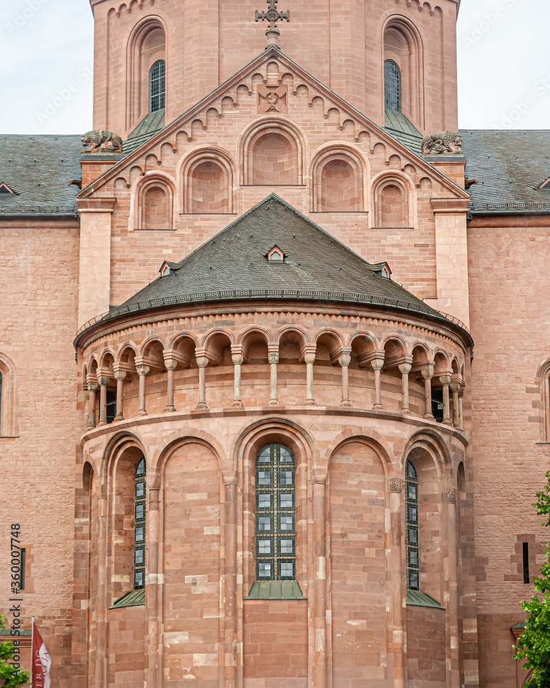 Fototapeta premium Ausblick auf den MainzeDomm und um den Dom herum