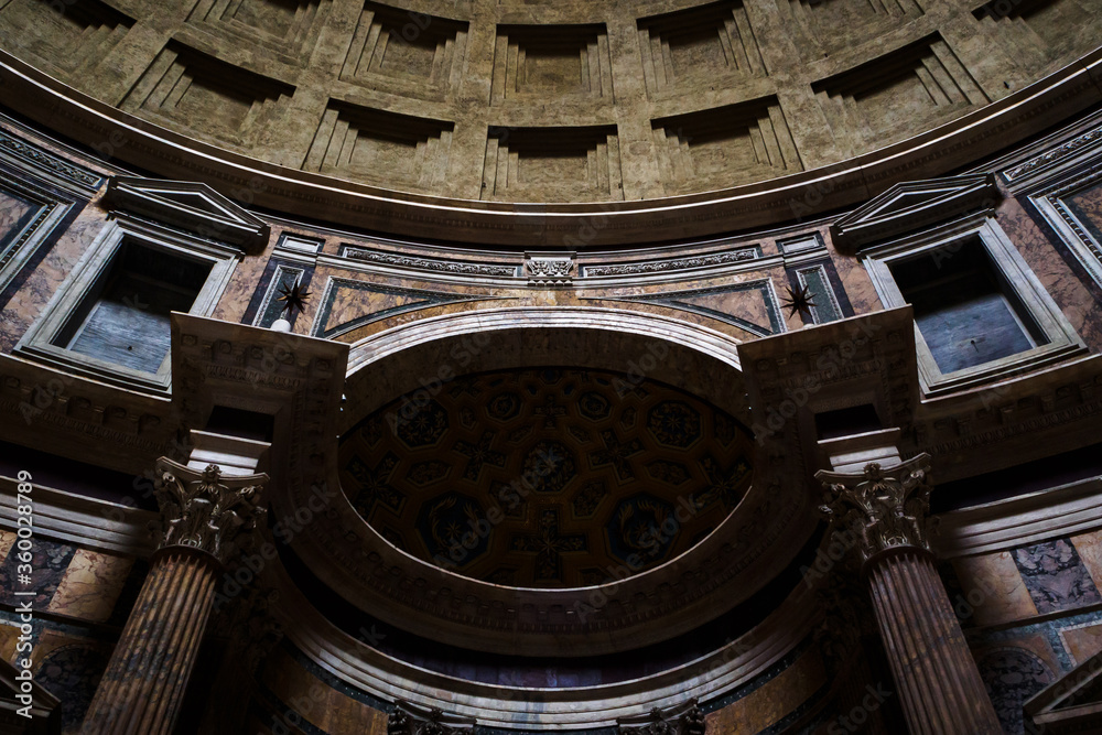 Obraz premium Altar under the dome of the Pantheon in Rome