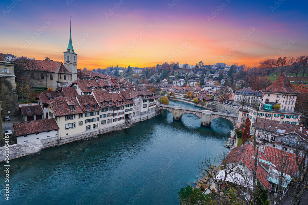 Naklejka premium Bern bridge Untertorbryukke over Aare river in Switzerland
