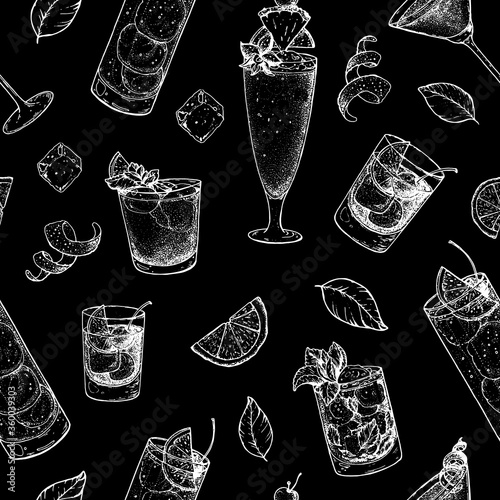 Cocktails hand drawn seamless pattern. Vector illustration. Alcoholic cocktails sketch set. Engraved style. Design template for bar.